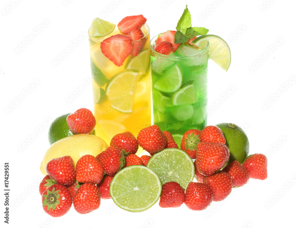 cocktails with lime and beries cocktails with lime and beries