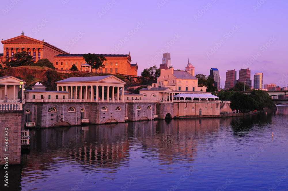 Obraz premium Philadelphia Waterworks on Schuykill River at sunset