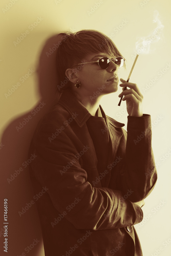 Fototapeta premium smoking woman