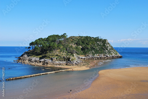 L'île de la plage de Karraspio photo