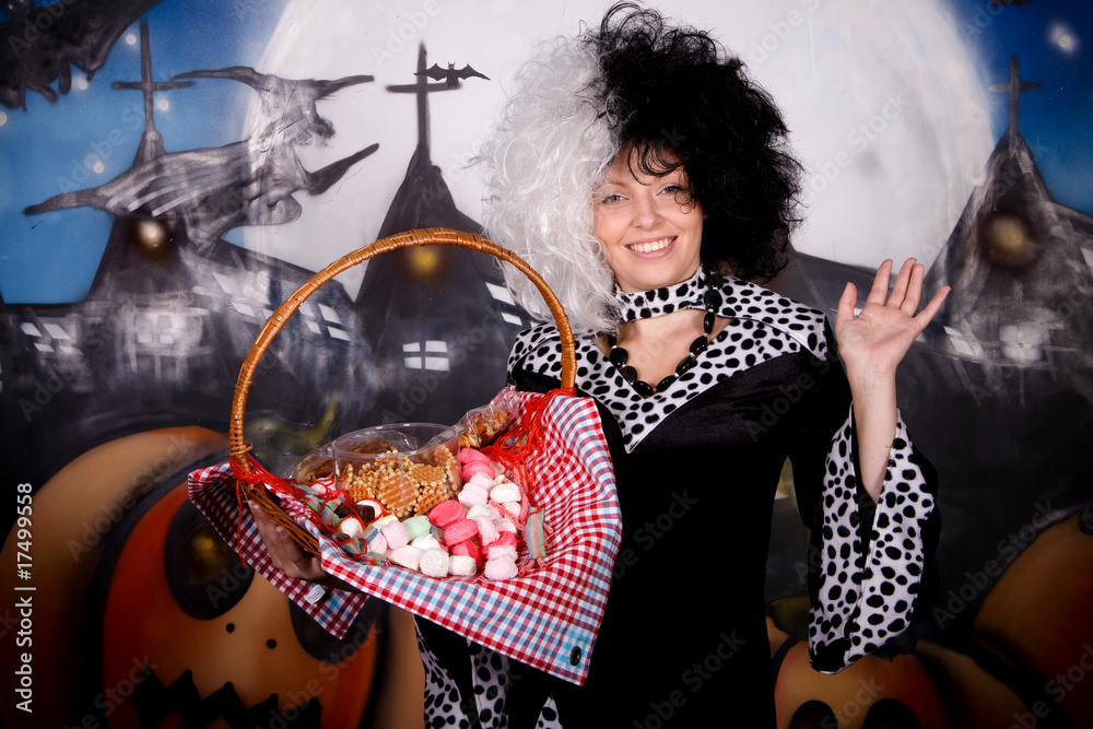 Halloween lady Cruella de vil foto de Stock | Adobe Stock