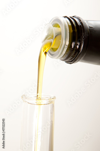 Olivenöl mit Flasche