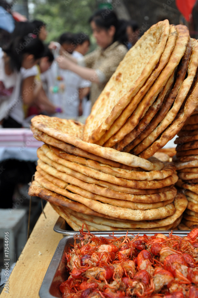 Fototapeten Xian Xian - Muslimisches Brot auf dem Markt in Xian, China #17544916