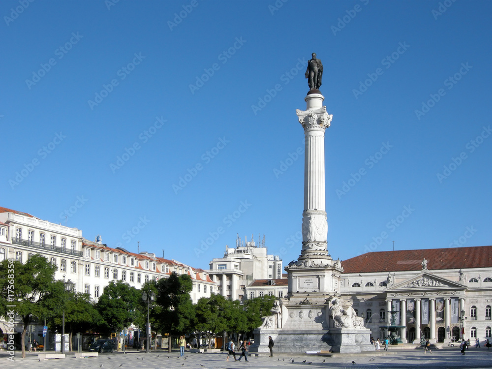Rossio mit Säule, Lissabon