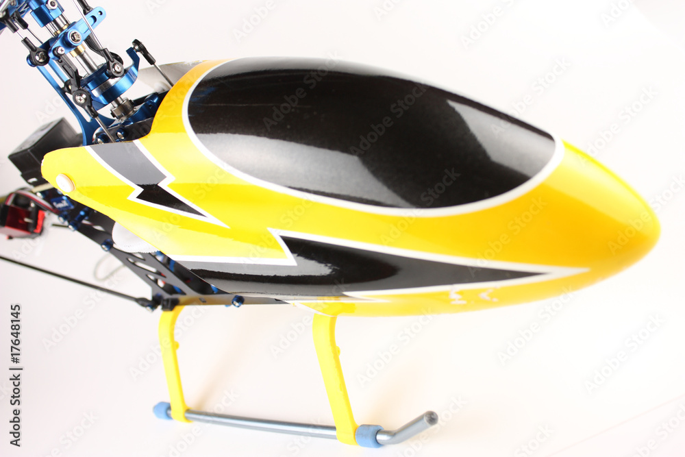 Hélicoptère modèle réduit aluminium et carbone Hélicoptère modèle réduit aluminium et carbone