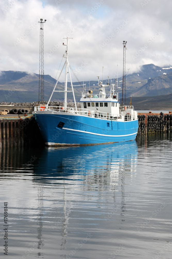 Fototapeta premium Ship in harbor - Olafsvik in Iceland