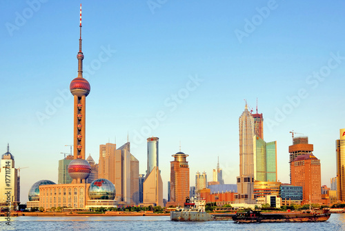 Bilde på lerret China Shanghai Pudong riverfront buildings and the pearl tower
