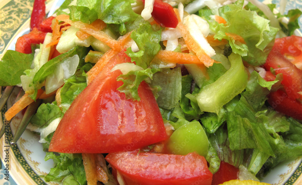 Salad with fresh vegetables