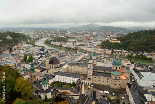Fototapeta Naklejka Na Ścianę i Meble -  Salzburg im Herbst