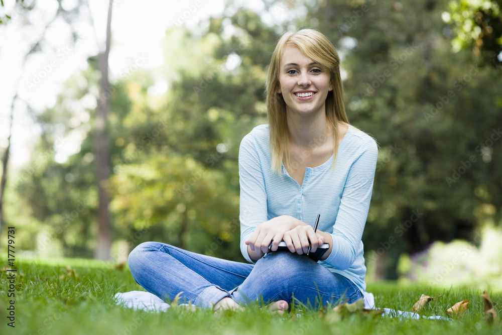 Obraz premium Teen Girl in Park