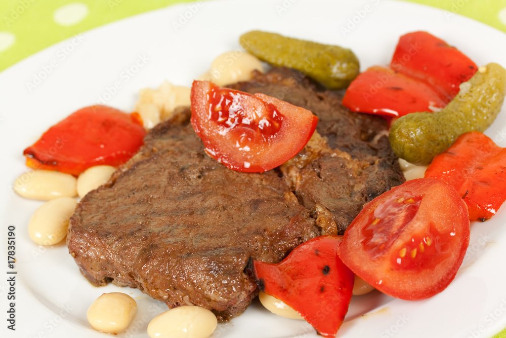 Schweine - steak mit Bohnen,Pprika Schweine - steak mit Bohnen,Pprika