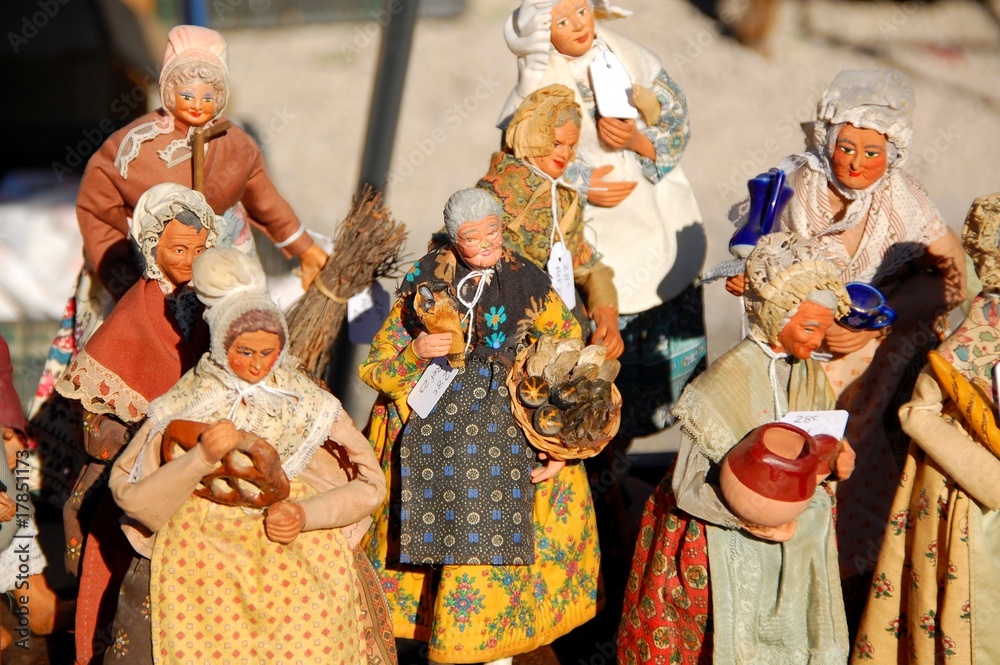 santon,brocante isle sur la sorgue