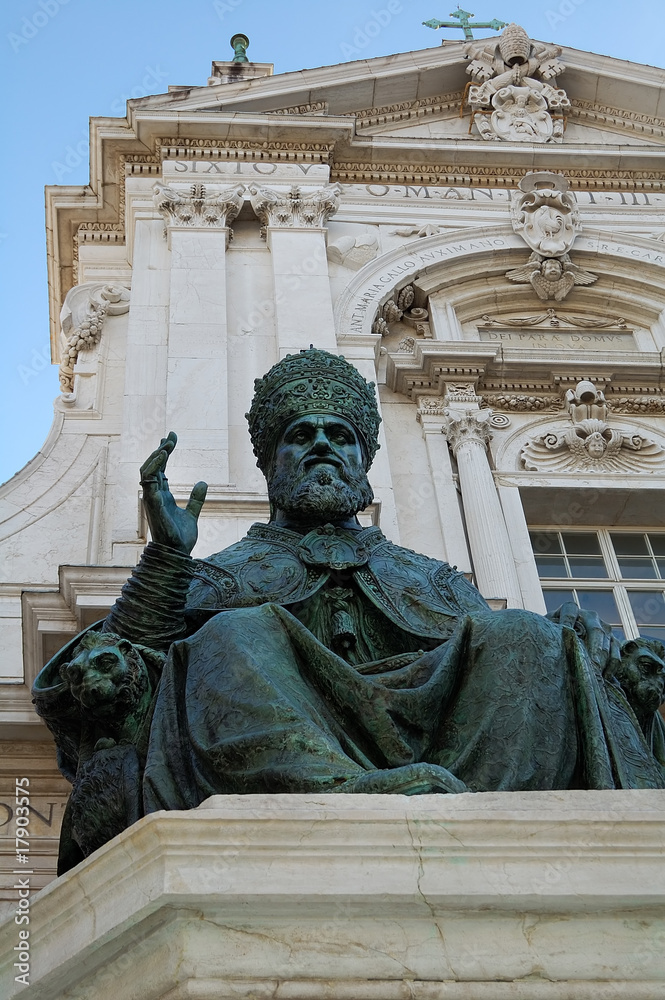 statua di Papa Sisto