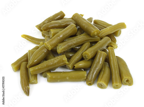 Cut and cooked canned green beans