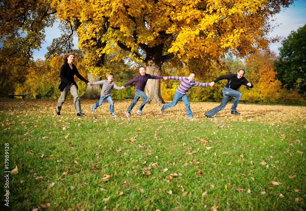 Fototapeta premium Familie aktiv