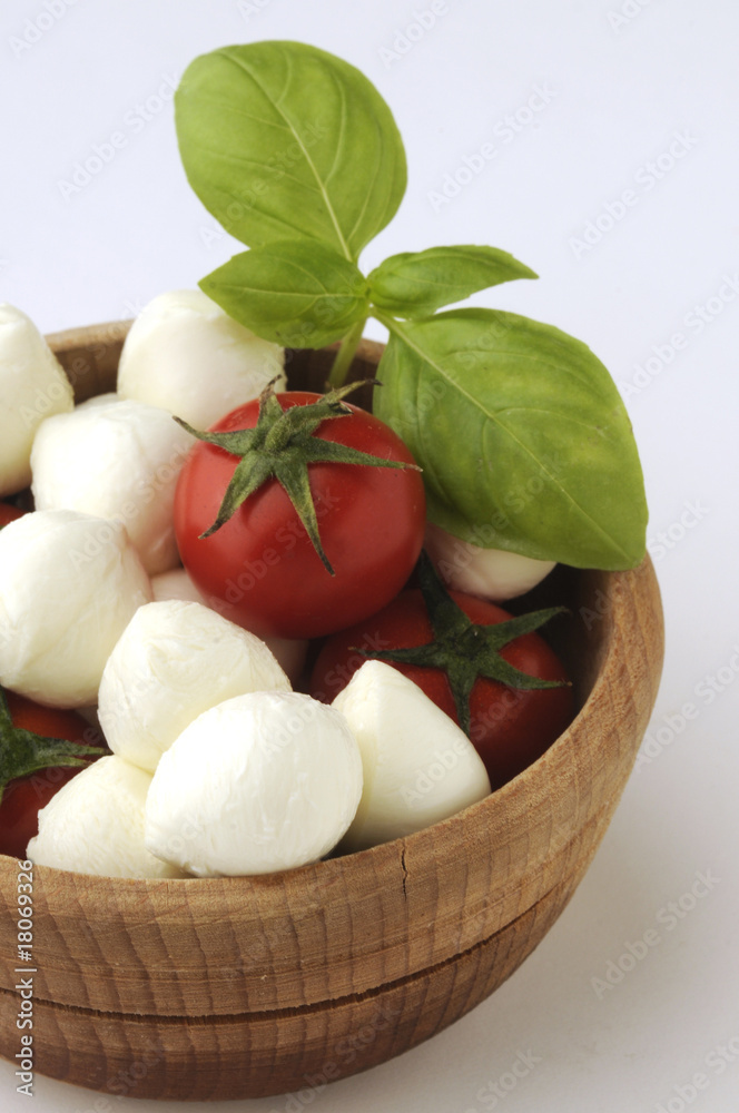 Mozzarelle con pomodori ciliegini