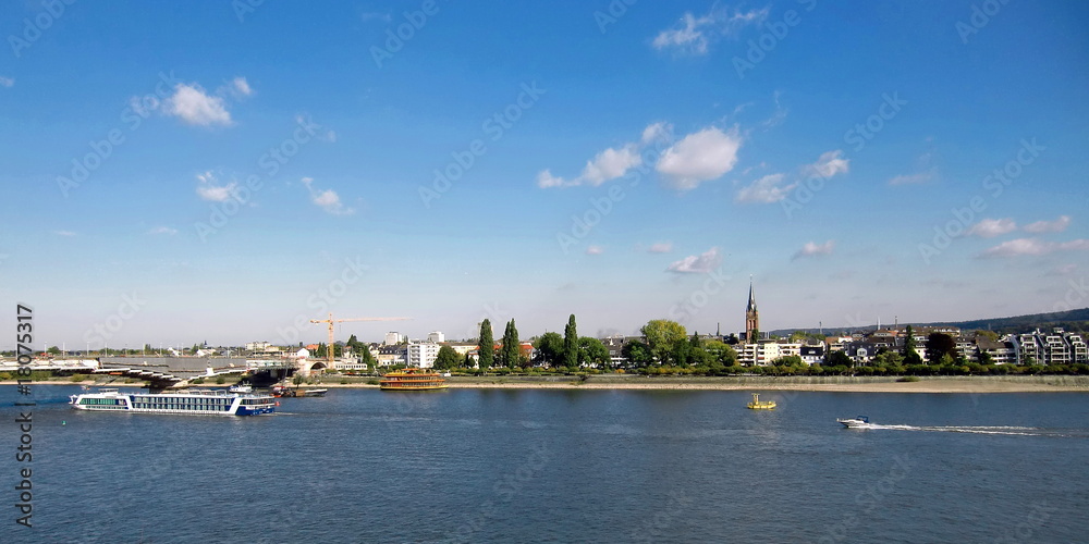 Obraz premium Bonn-Beuel - Stadtpanorama