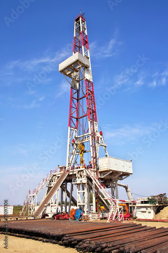 Land drilling rig