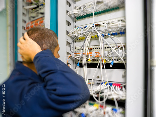Network engineer solve the communication problem