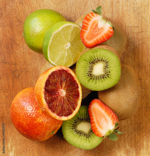 Fototapeta Naklejka Na Ścianę i Meble -  fruits vitaminés
