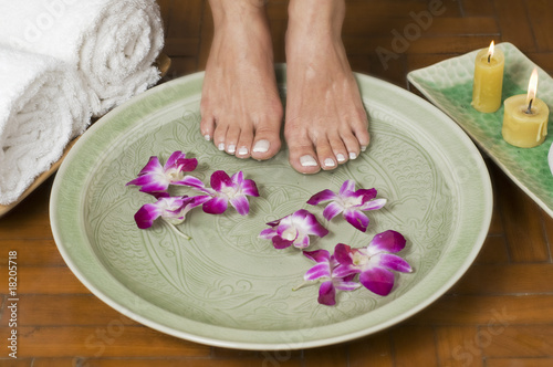 Relaxing aromatherapy spa for feet 3