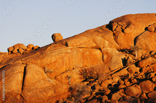 Felspartie in der Namib © Xaver Klaussner