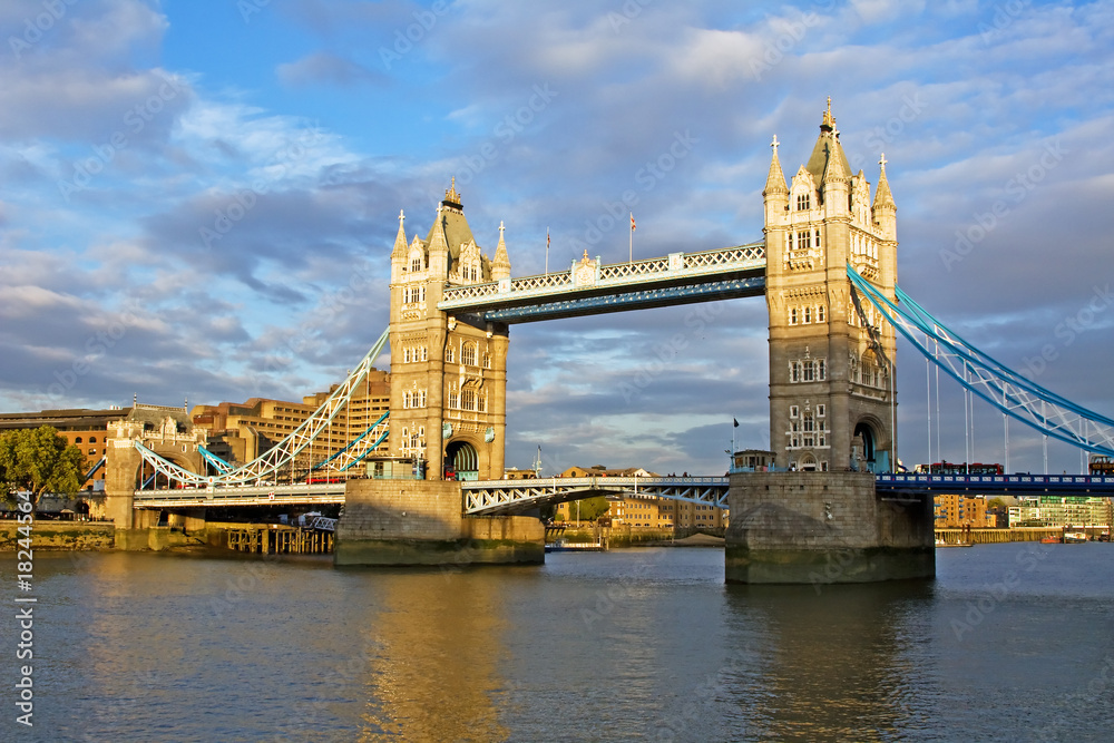 London. Tower bridge.