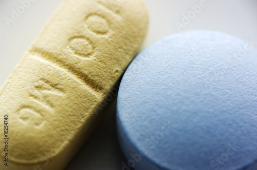 Macro pills with shallow DOF