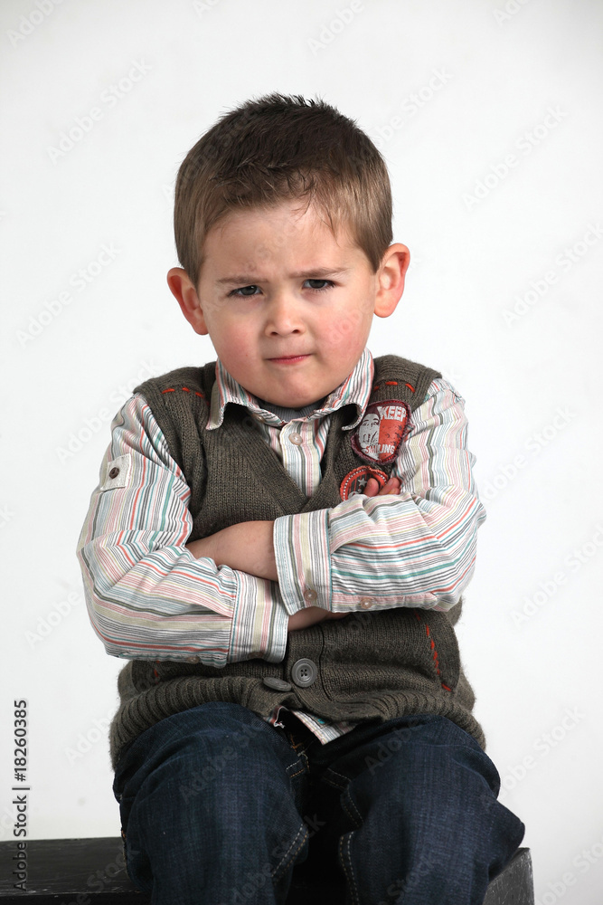 jeune garcon boude, jeune garcon boude,