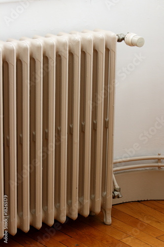 Radiateur en fonte photo