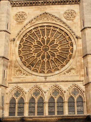 Detalle fachada catedral de León