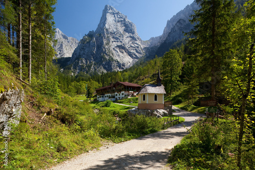 Kapelle vor dem Kaisergebirge in Tirol photo