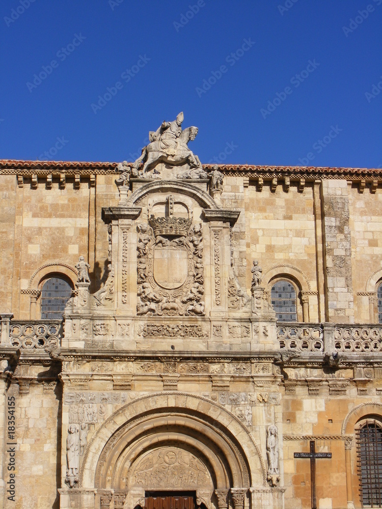 Portada Iglesia de San Isidoro (León)