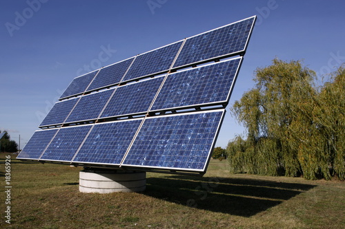 Solarzellen mit Nachführtechnik photo