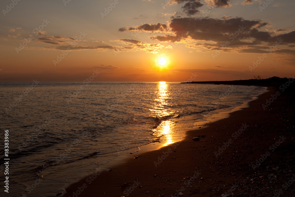Naklejka premium Sunset at the Mediterranean sea in Alanya, Turkey