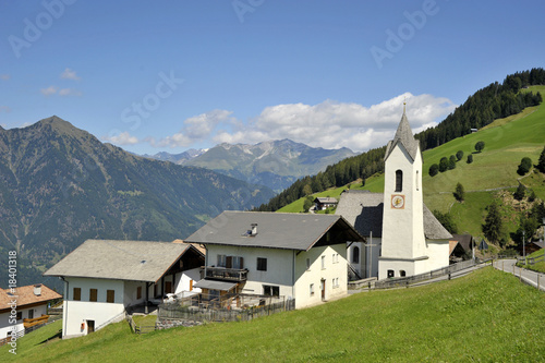 chiesa sulle alpi