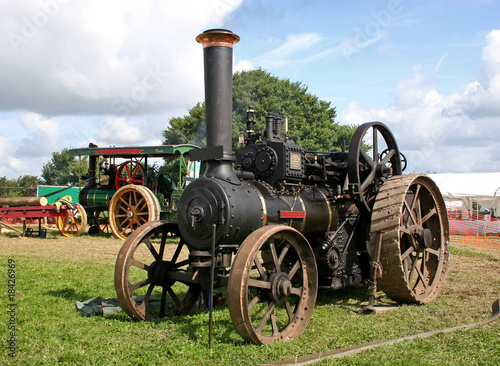 Canvas Print steam traction engine