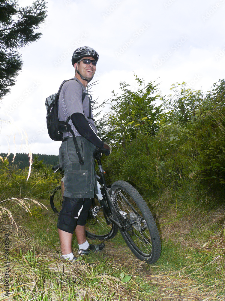 Fototapeta premium Biker im Schwarzwald