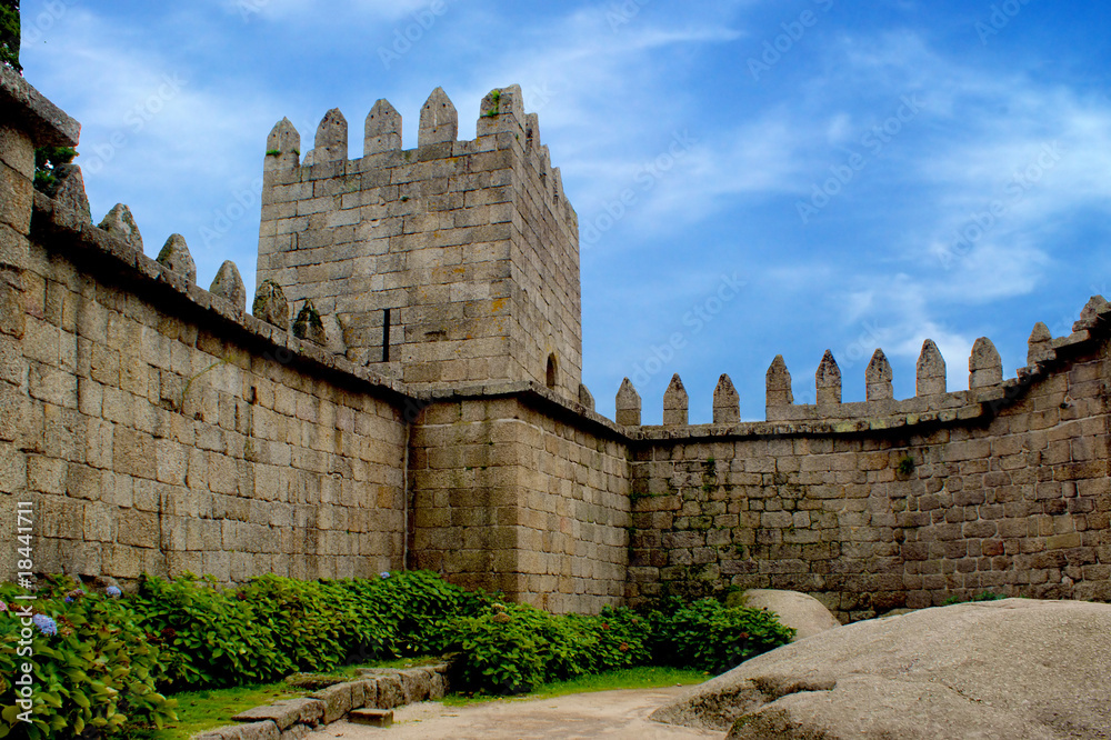 guimaraes castle guimaraes castle