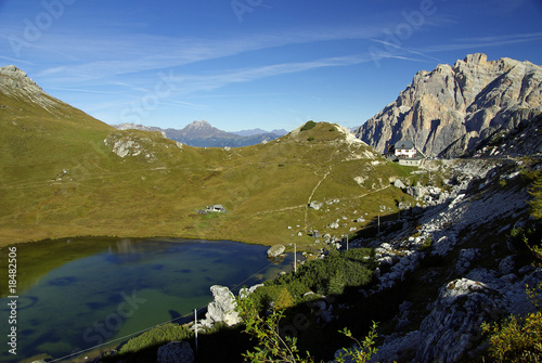 Fototapeta Naklejka Na Ścianę i Meble -  Passübergang der Dolomiten