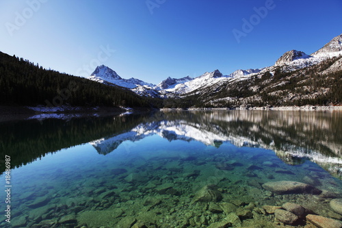 Fototapeta Naklejka Na Ścianę i Meble -  High mountains lake
