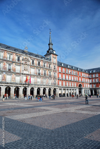 Sur la plaza Mayor de Madrid photo