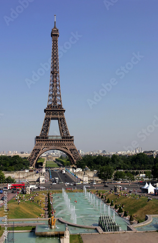 Eiffel Tower © Speedfighter