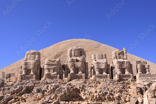 Statue am heiligen Berg Nemrut Dag - T  rkei