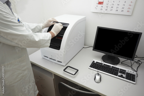 Wallpaper Mural lab test medicine health care Torontodigital.ca