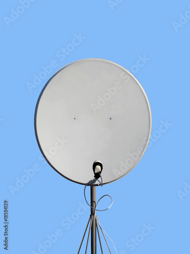 satellite pylon, parabolic antenna (antenne),communication tower