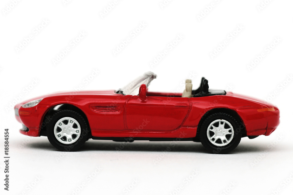 Roter Sportcabriolet von der Seite