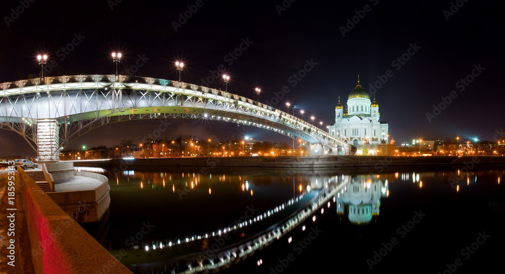 Cathedral of Christ the Savior in Moscow at night