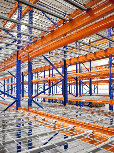 Obraz w ramie empty warehouse racks