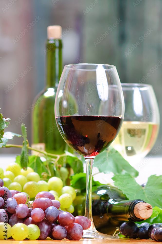 Fototapeta premium wine in glass